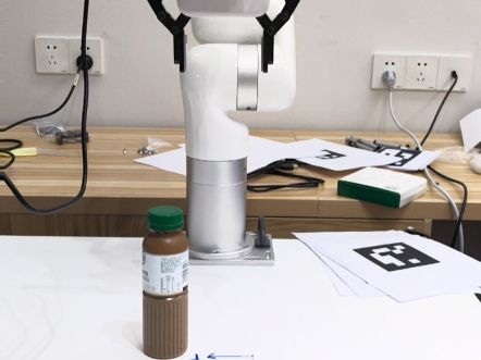 Open-set grasping for bottles